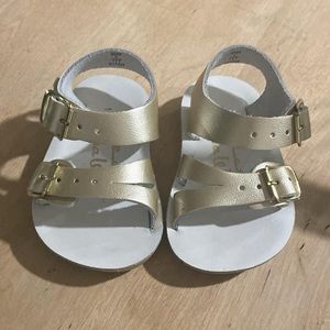 Sun San sandals!